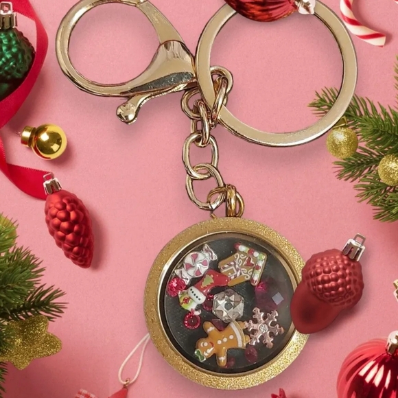 New Origami Owl limited ed. Christmas set + necklace & keychain included also! - Picture 2 of 5